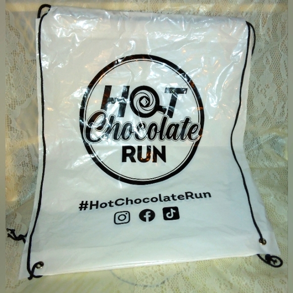 FREE with PURCHASE. HOT CHOCOLATE RUN BAG NWOT - Picture 1 of 10